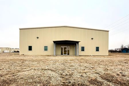 Industrial space for Rent at ±7,000 SF Industrial Flex with Shop & Office on 1.53 +/- AC in Tioga
