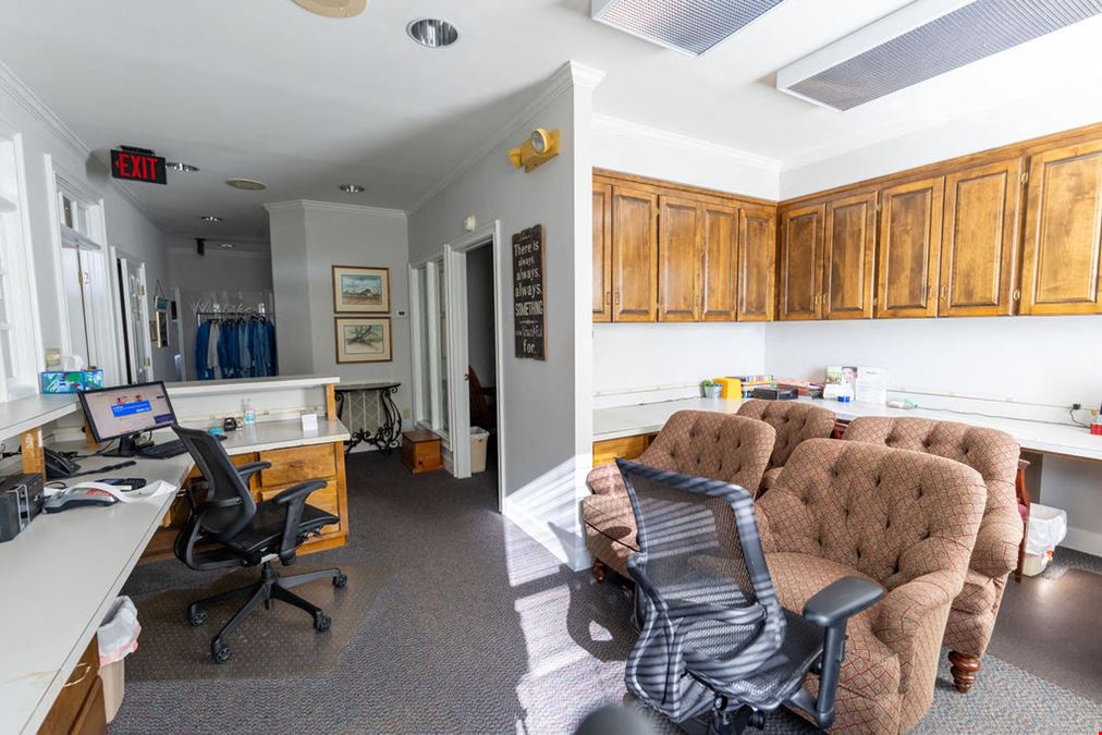 607 Bluebird Blvd