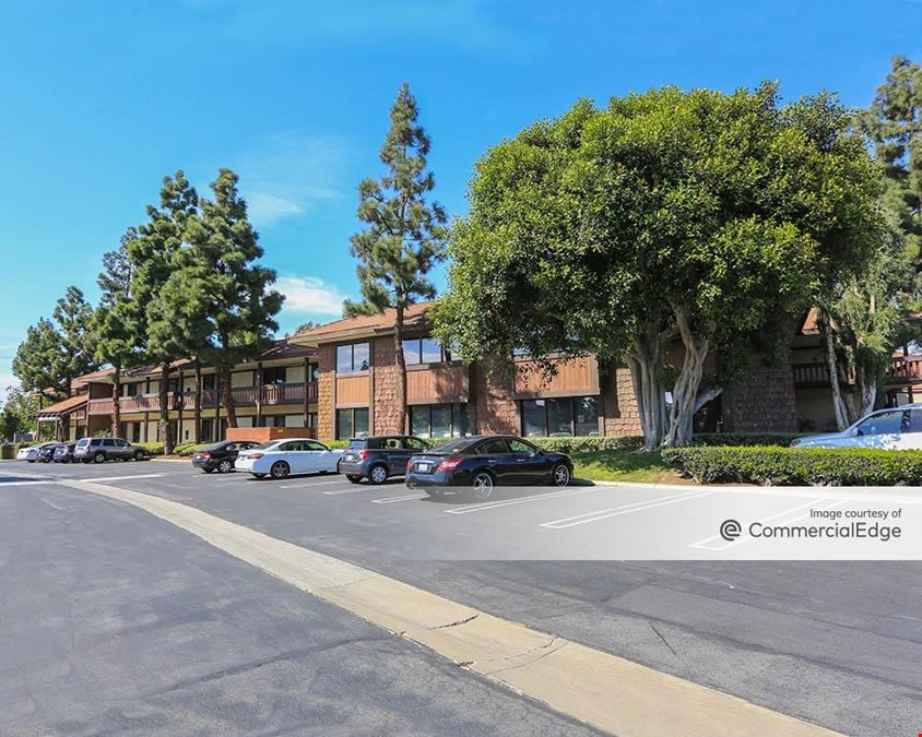 Central Pointe Business Centers - Creekside Plaza