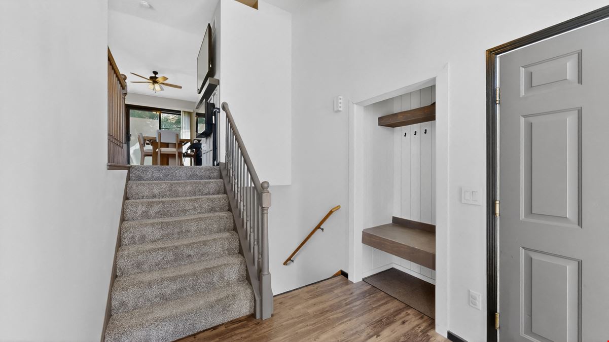 Meticulously Maintained & Move-In Ready: 3BR/2BA Byron Beauty