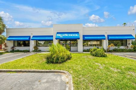 Retail space for Sale at 8440 4th St N in St Petersburg