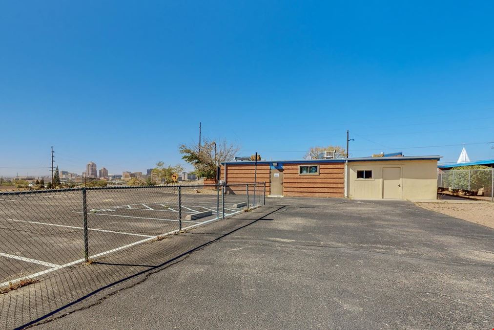 801 Mountain Rd NE