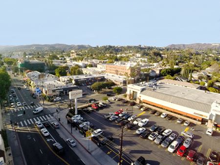 Turn Key Nail Salon in Bustling Hollywood Shopping Center