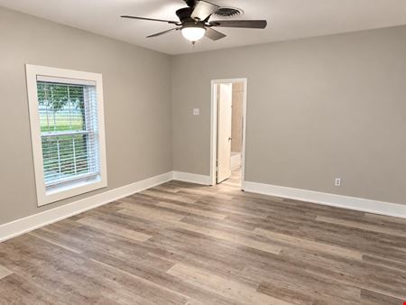±6,500 SF Flex Office/Warehouse + ±3.25 Acres | Brookshire Industrial Corridor
