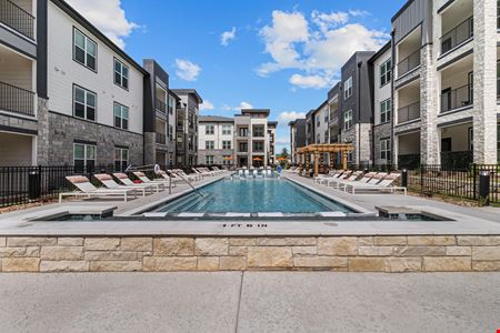12 Oaks Village