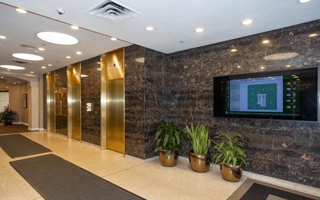 900 Merchants Concourse