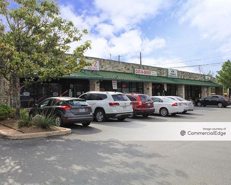 Commercial space at Oak Hill Centre in Austin