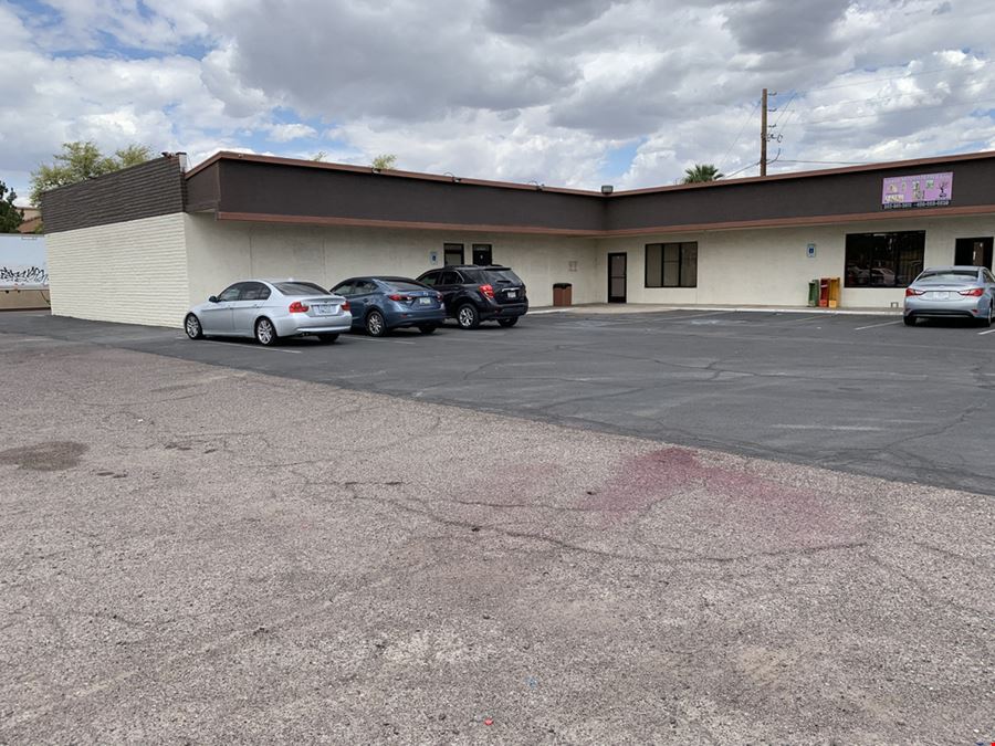 Retail property in Glendale, AZ
