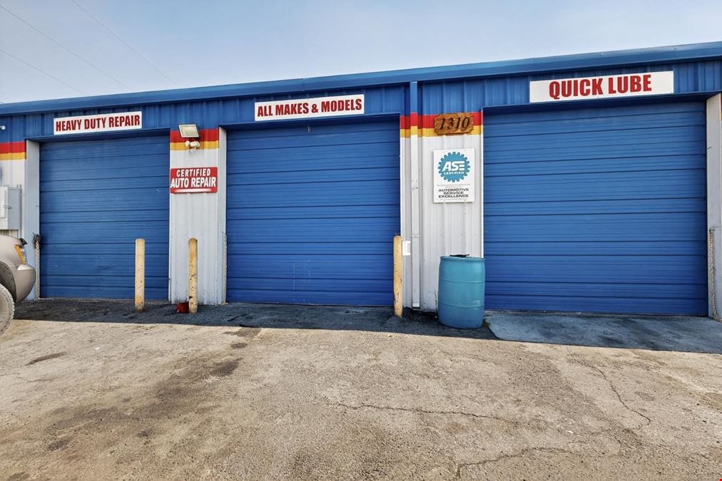 VERSATILE RETAIL/ WAREHOUSE PROPERTY