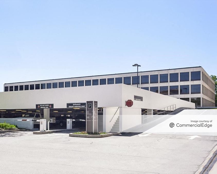 O'Hare Plaza - 8745 West Higgins