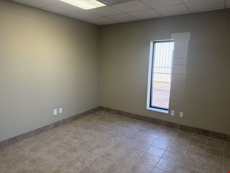 Small Versatile Office/Warehouse on 1 Acre