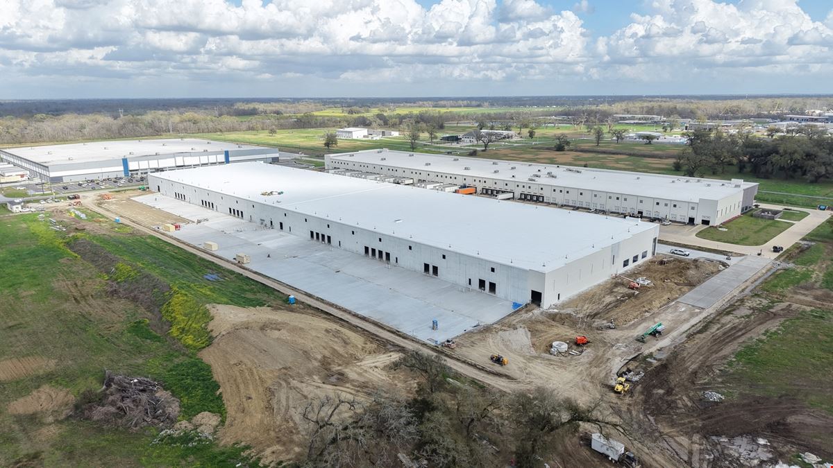 Bldg 2 @ RIVERMARK 185