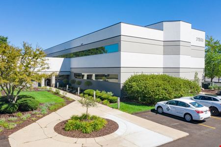 Commercial space at 31500 13 Mile Rd in Farmington Hills