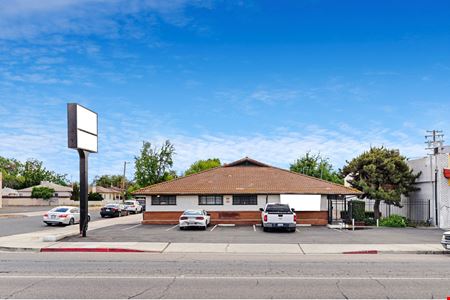 Prime Fully Remodeled Blackstone Ave Space: Move-In Ready