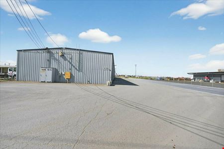 Move-In Ready Office/Warehouse in SE Fresno