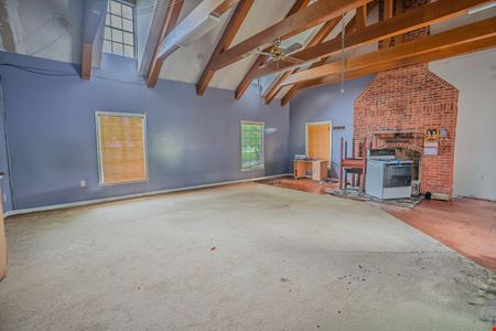 140 Dussel Dr