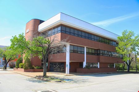Office space for Rent at Office w/ Drive-Thru Available in Richmond