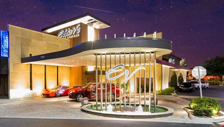 Retail space for Rent at Plaza Venezia in Orlando