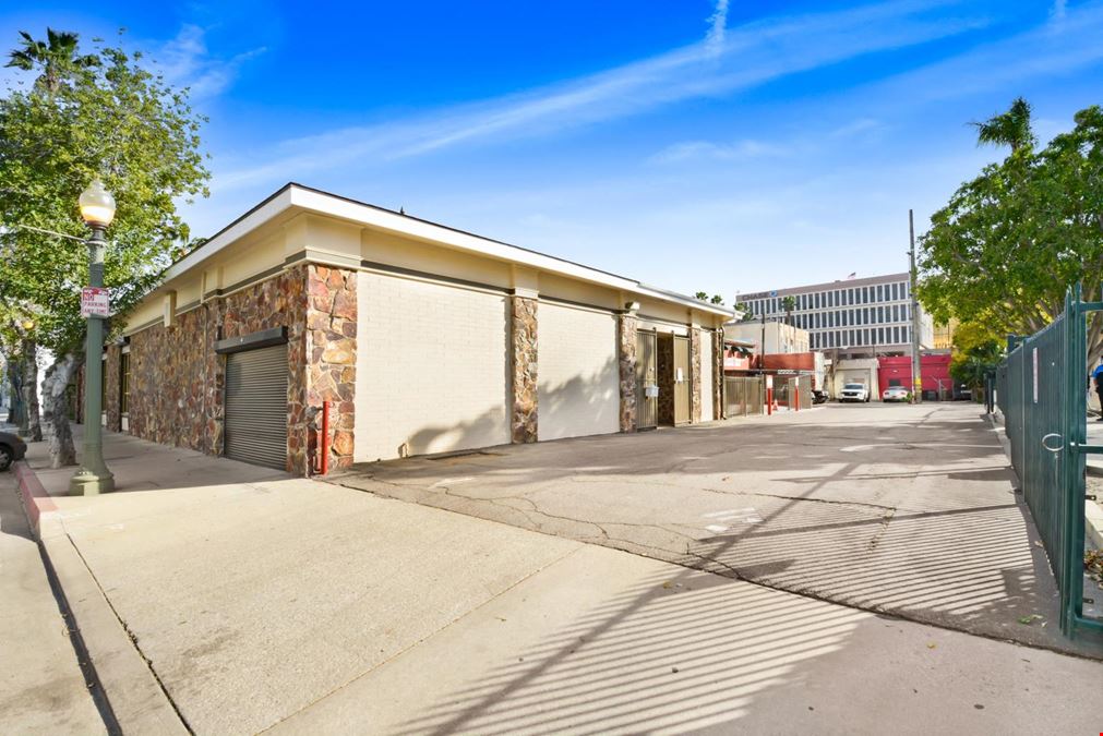 401 W 4th St Corner Lot w Parking