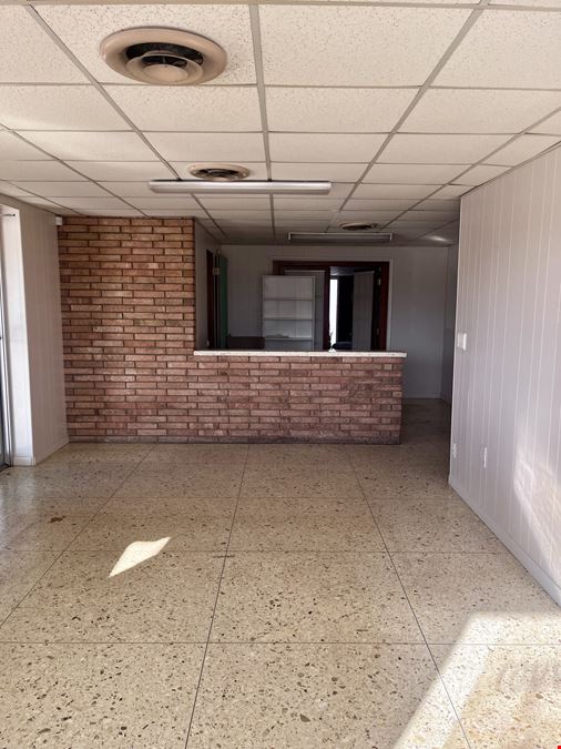 2121 W Main St