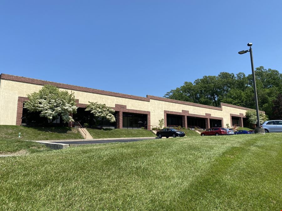 Two Contiguous (Divisible) Suites Available
