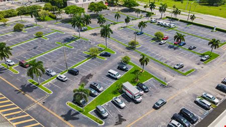 Riverside Square Shopping Center