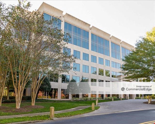 2325 Lakeview Pkwy - GA 400 Center