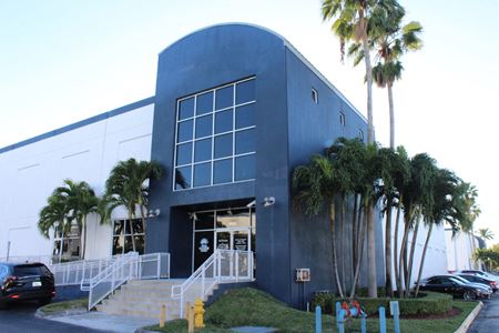 Industrial space for Rent at Miami Airport Center - Corner Office/Warehouse for Lease in Miami