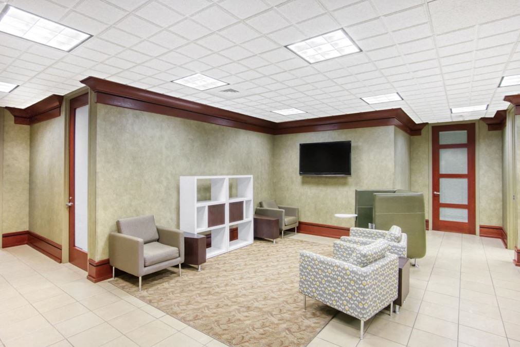 Regus - Tower Place 200