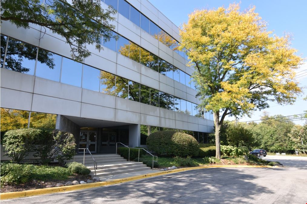 2800 South River Road