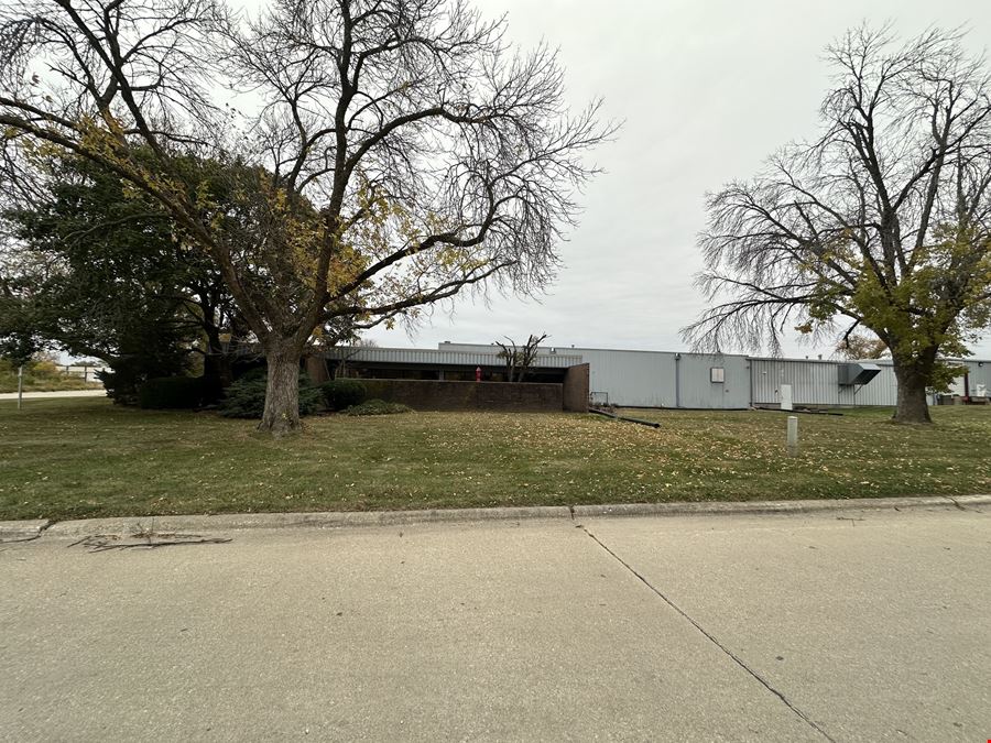 1506 W Luthy Dr