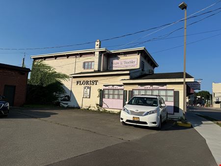 Mixed Use Retail Building