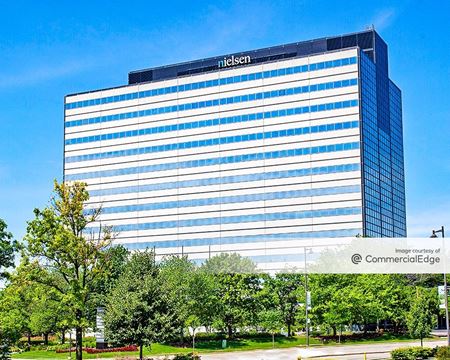 Office space for Rent at Woodfield Corporate Center - 150 North Martingale Road in Schaumburg