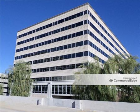 Office space for Rent at Camelback Center in Phoenix