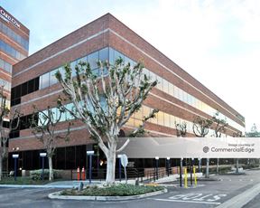 Orange Financial Center - 681