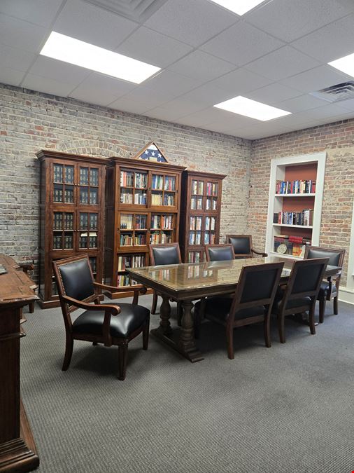119 N Main St