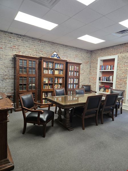 119 N Main St