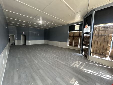 2226 E 75th - +/-1,250 SF Commercial Storefront - C1-2 ZONING
