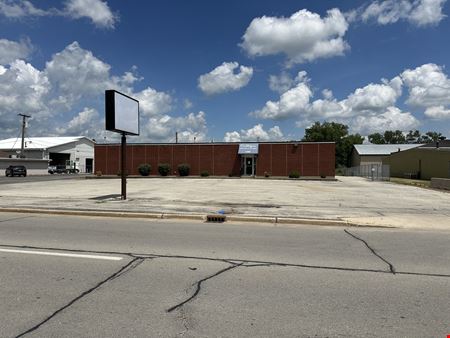 Commercial space at 10,400 Sf on Route 50 in Kankakee