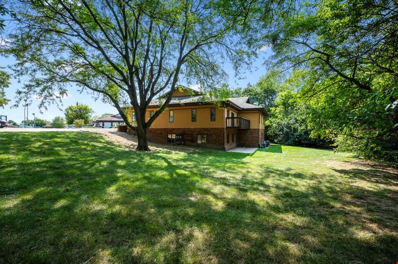 5113 N Executive Dr Suite 103