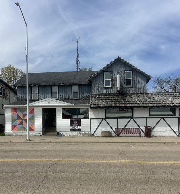 1219 Main St