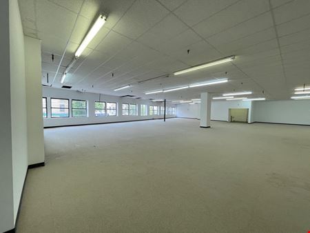 40 W Burnside Ave