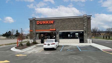 Retail space for Rent at 14 Mile Plaza in Madison Heights