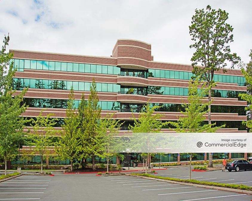 Two Centerpointe