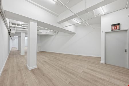 254 W 10th St