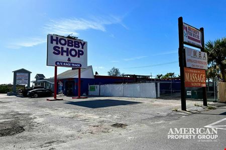 Retail space for Sale at Stabilized Retail Investment with Fenced Yard in Port Charlotte