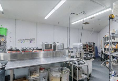 Taphouse with Kitchen & Food Cart Pads