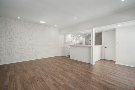 1228 S Dunsmuir Ave
