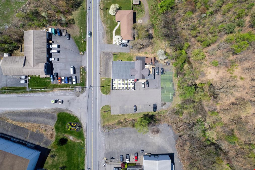 Restaurant & Bar Near CenterPoint on Two Acres