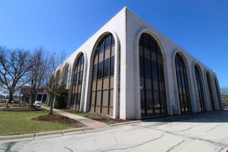 Office space for Rent at 2100 Clearwater Drive in Oak Brook